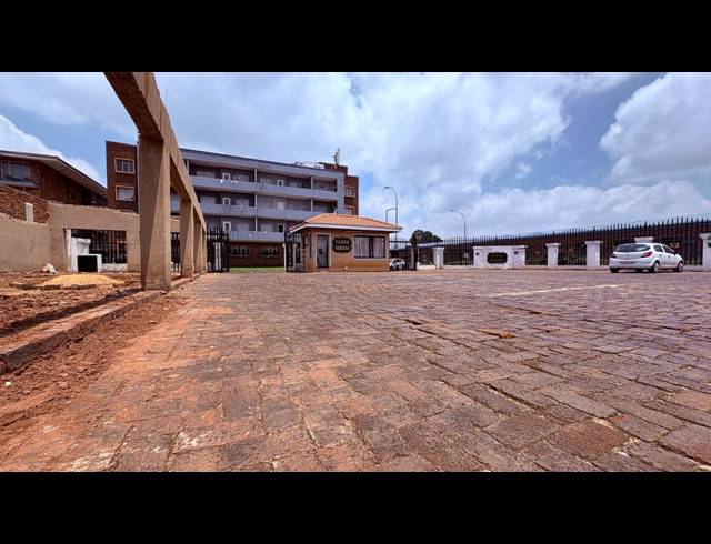 1,600M² BUSINESS CENTRE FOR SALE IN WESTDENE